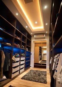 Большая открытая гардеробная комната с комбинированным наполнением Нижнекамск