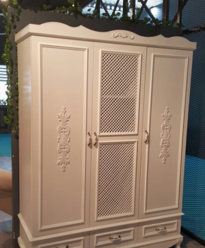 Распашные двери с декоративными накладками Нижнекамск